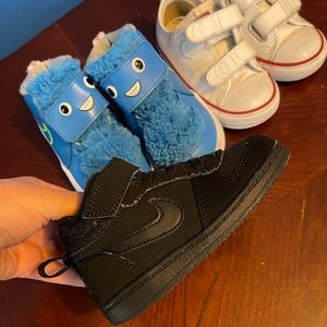 Toddler boy gym shoes all size 7 all three pair for 40